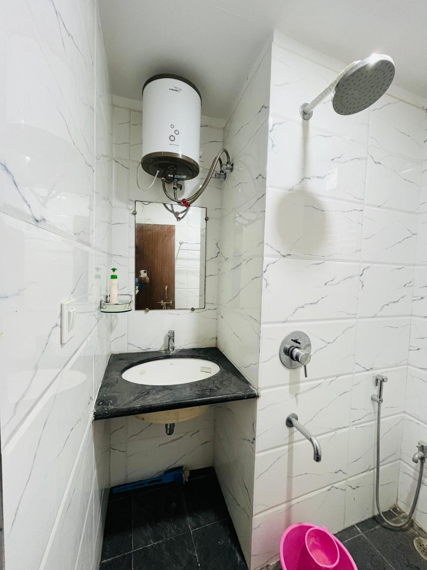 Hare Krishna Homes Jhalwa Allāhābād Junction エクステリア 写真
