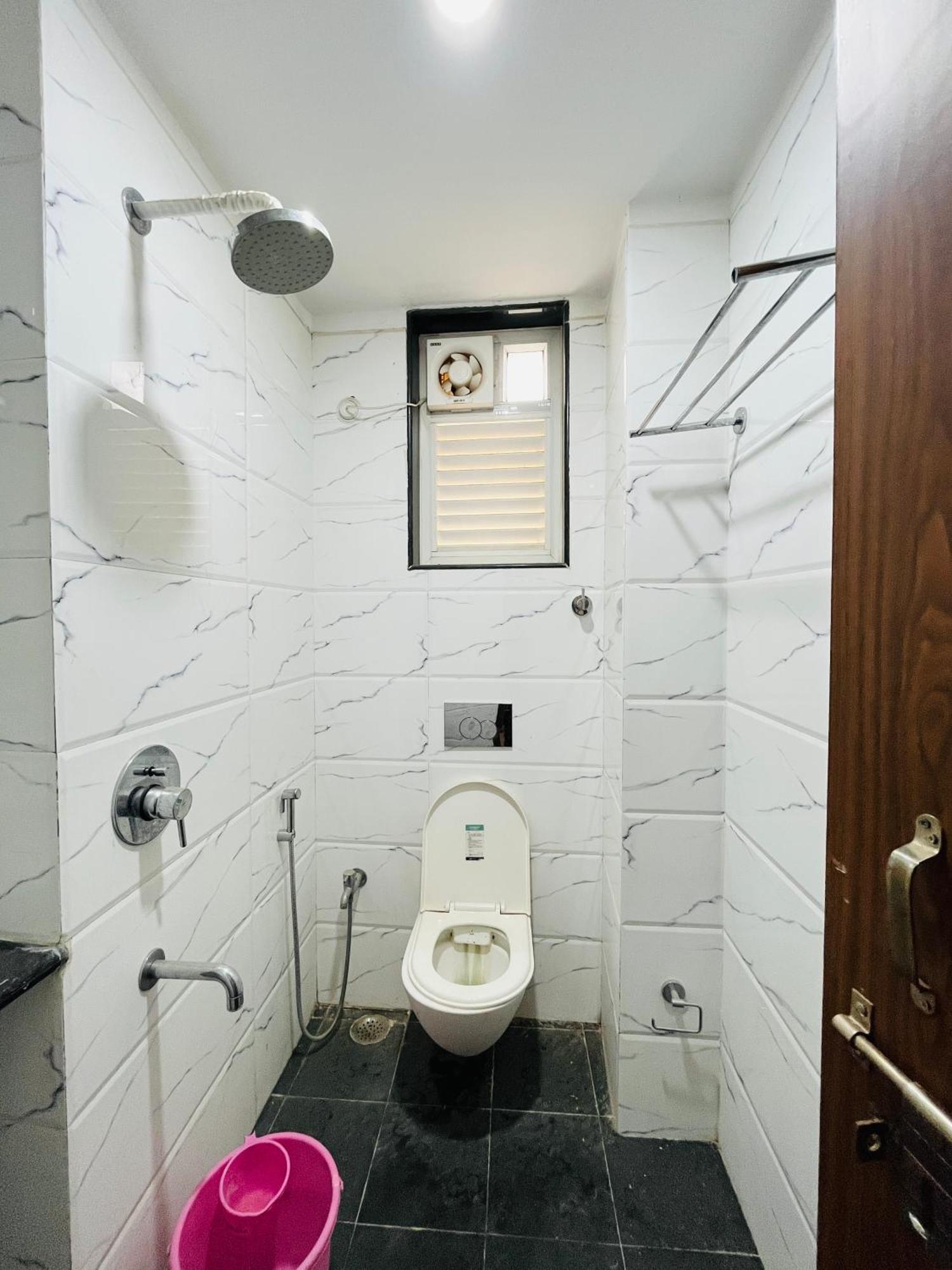 Hare Krishna Homes Jhalwa Allāhābād Junction エクステリア 写真